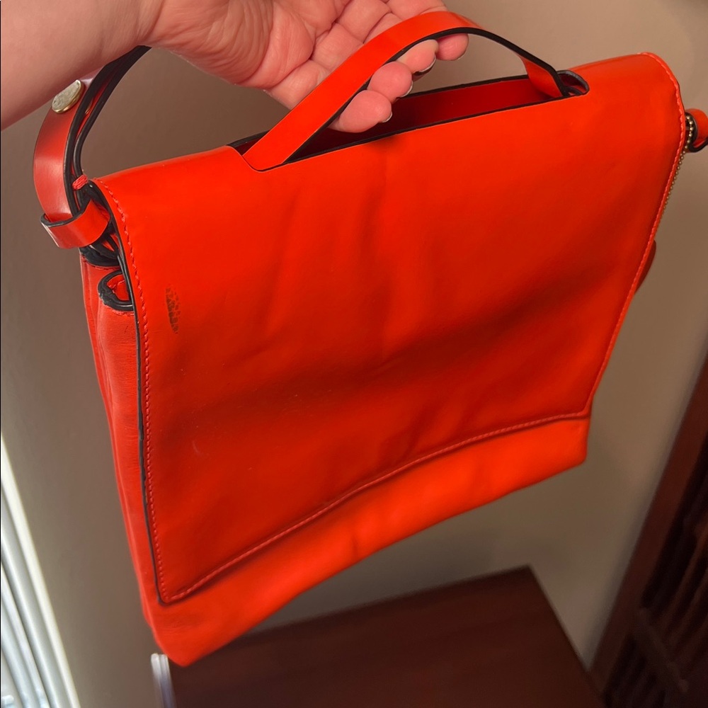 Kate Spade Saturday Bright Orange Leather Circle Tag Messenger Bag Purse Handbag - Picture 5 of 17